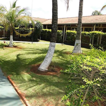 Hotel Pousada Vale Do Sol Em Pompéia מראה חיצוני תמונה
