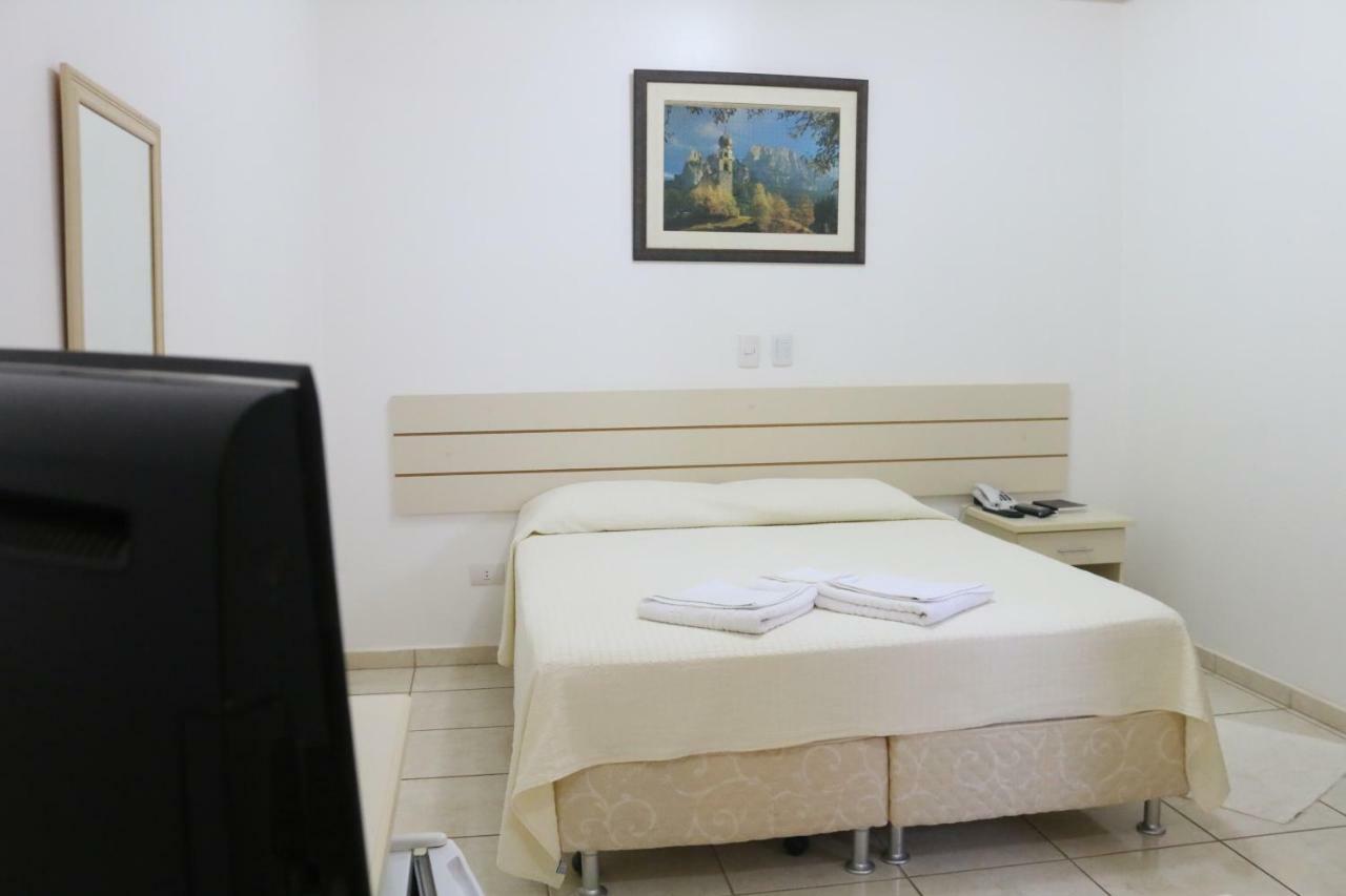 Hotel Pousada Vale Do Sol Em Pompéia מראה חיצוני תמונה