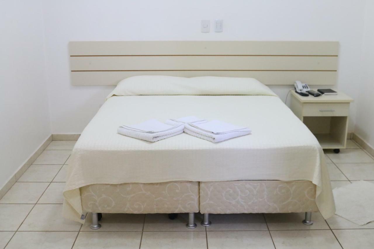 Hotel Pousada Vale Do Sol Em Pompéia מראה חיצוני תמונה